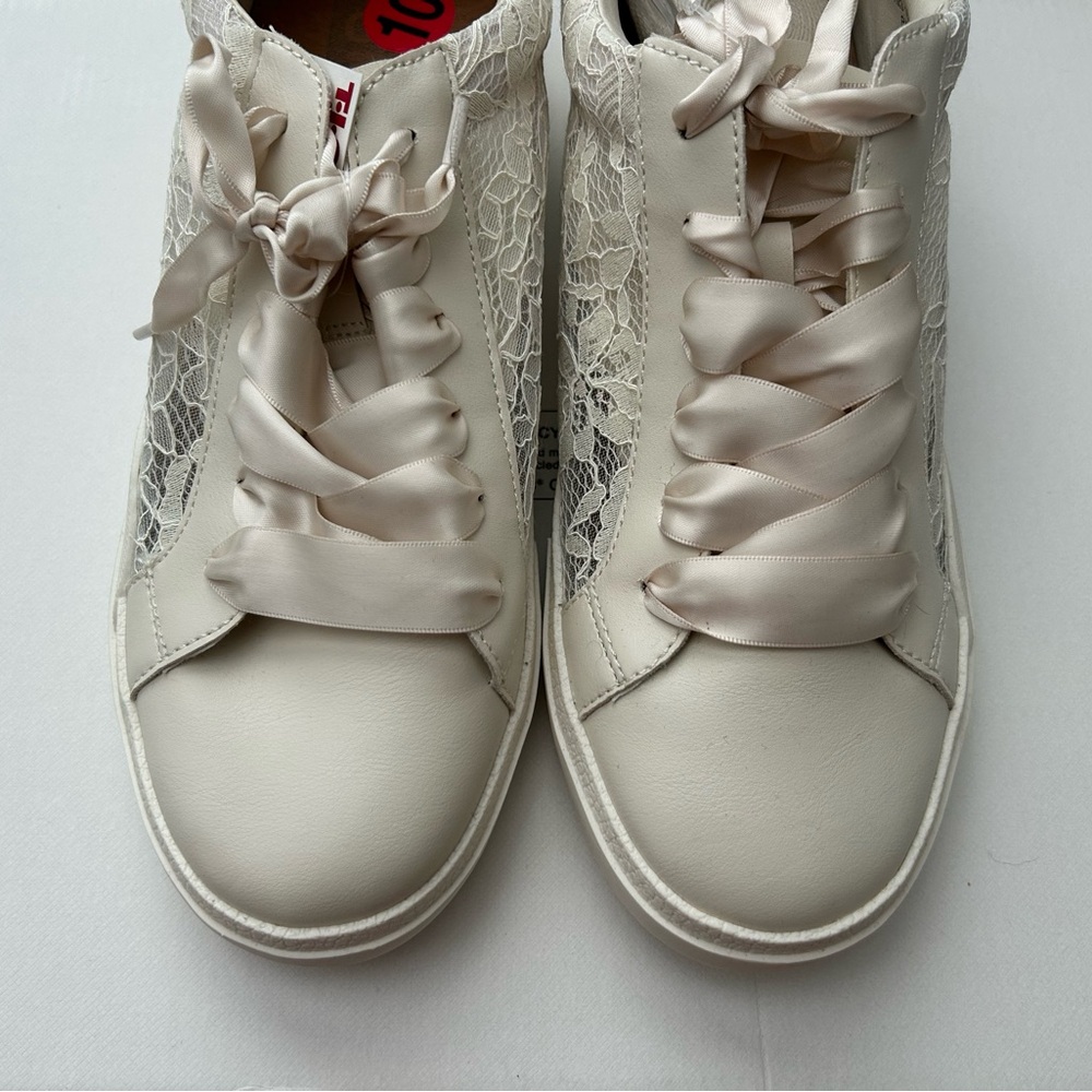 Dolce Vita Cream Lace Sneakers